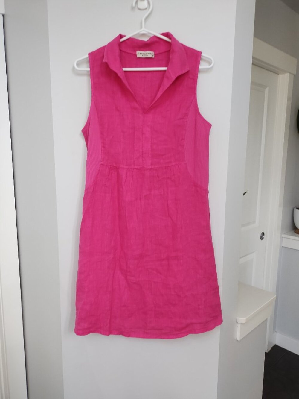 Terzo Millennio linen sleeveless with cotton side panels for stretch